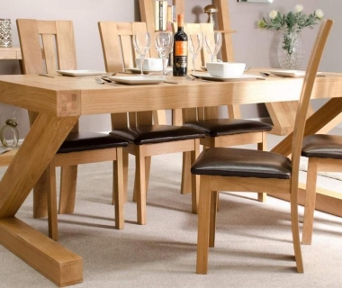 Bàn ăn gỗ tự nhiên hay công nghiệp: Lựa chọn nào hoàn hảo cho không gian bếp?