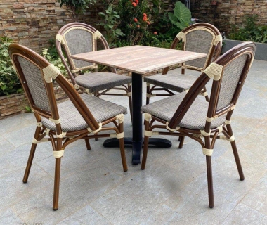 Tuyệt Chiêu Hút Khách Bằng Bàn Ghế Nhựa Giả Mây Quán Cafe Và Giường Lồng Chim