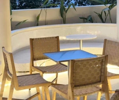 Các Mẫu Bàn Ghế Cafe Gỗ Tự Nhiên Được Ưa Chuộng Nhất Hiện Nay