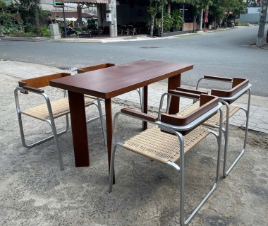 Bàn Ghế Cafe Khung Sắt Mặt Gỗ Giá Rẻ Đẹp