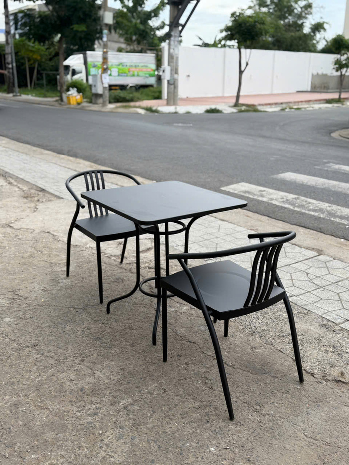 giá bộ bàn ghế ngoài trời