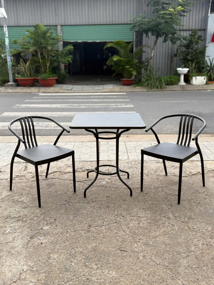 mua bàn ghế ngoài trời giá sỉ
