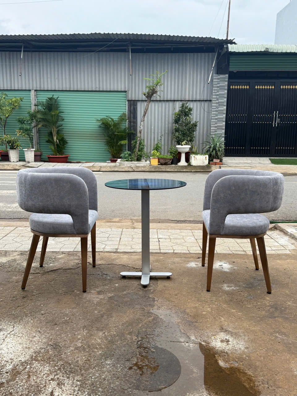 Bàn ghế theo thiết kế giá rẻ 2