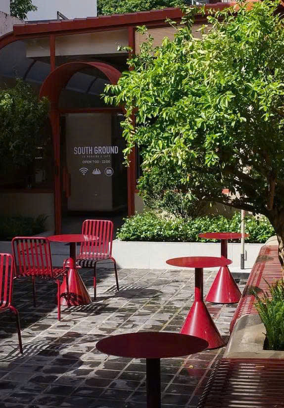 Bàn ghế thiết kế quán cafe 2