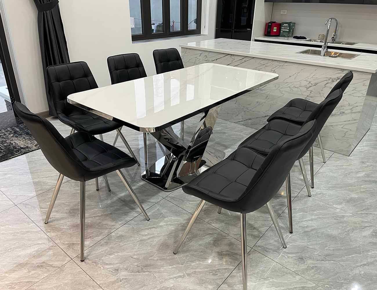 Bàn ăn mặt đá chân kim loại