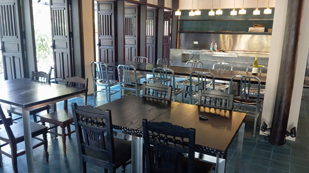 ban-ghe-quan-nhau-gia-tot