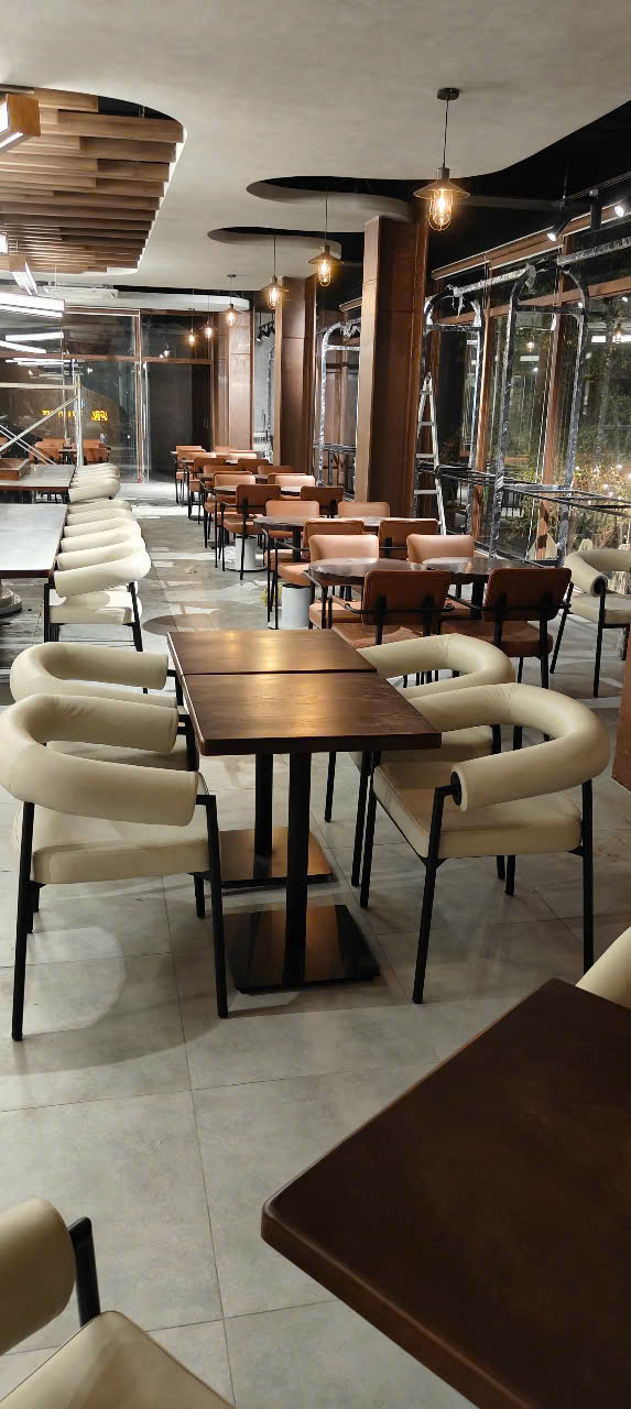 ban-ghe-quan-nhau-gia-tot